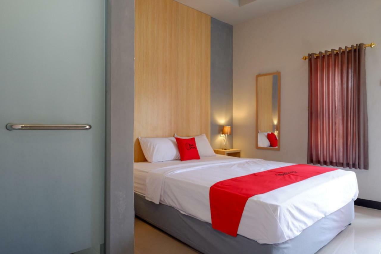 Hotel Reddoorz Syariah Near Alun Alun Tegal Exterior foto